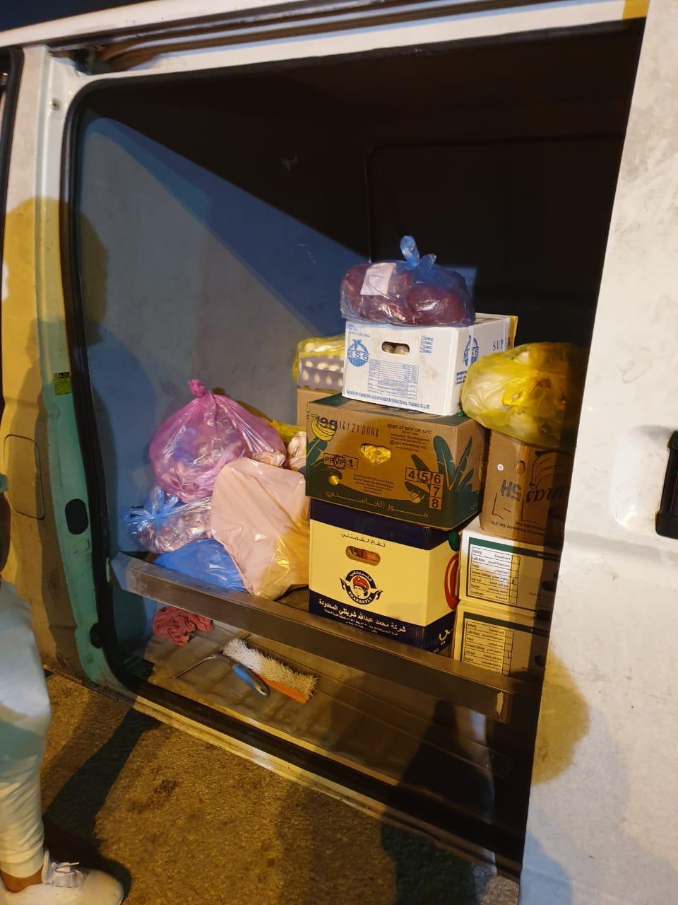 بلدية رأس تنورة تضبط 150 كلجم لحوم ومواد غذائية في سيارة مخالفة للاشتراطات الصحية